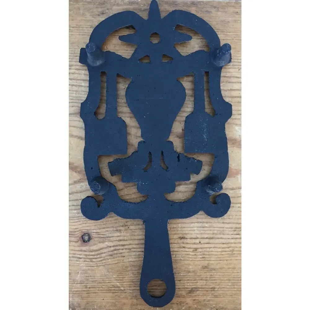 Vtg Farmhouse Antique Cast Iron Grain Tassel Broom Hearts Hearth Birds Trivet